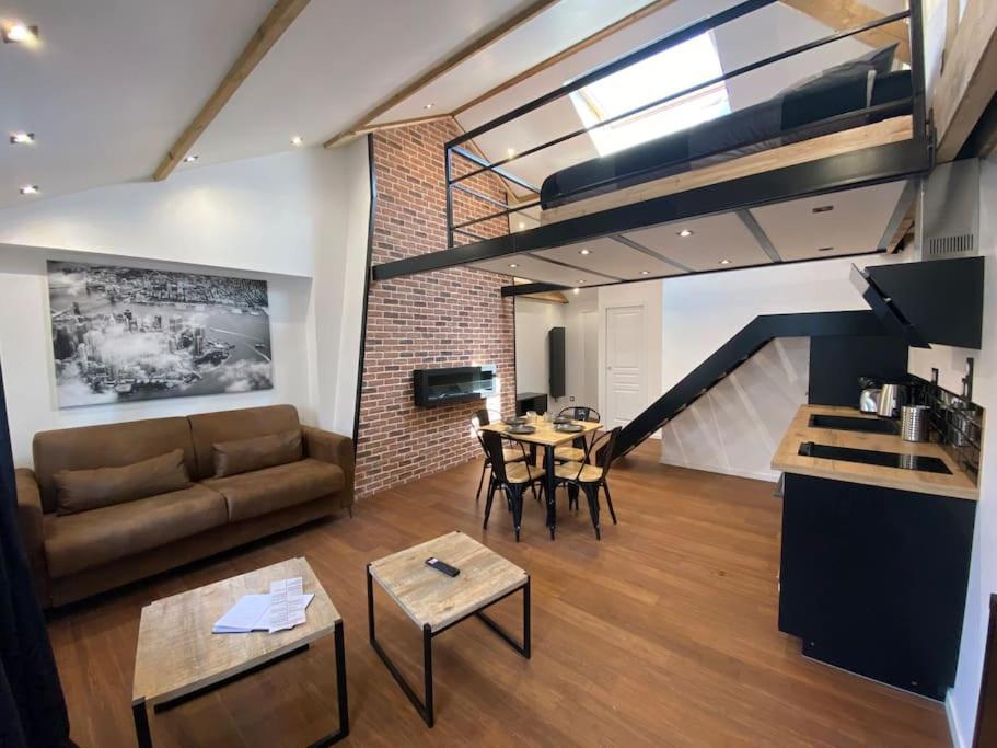 Loft: Le New-York Apartment Rouen Bagian luar foto